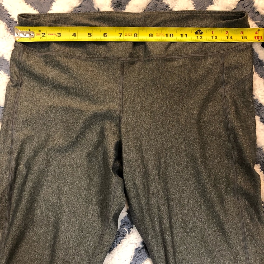 Under armour heat gear crops
